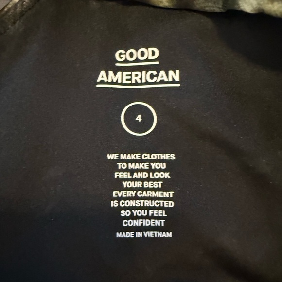 Good American Workout Set; Leggings 3; Top 4 - Picture 3 of 4
